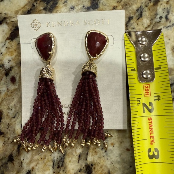 Kendra Scott Blossom Gold Tassel Earrings in Burgundy. NWOT. - Picture 3 of 5